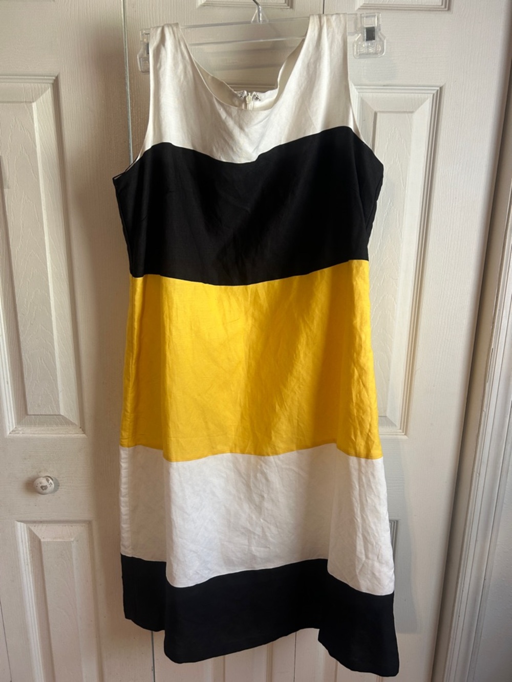 Colorblock Sleeveless A-Line Dress in Yellow, Black & White😍.  Large.  NWT